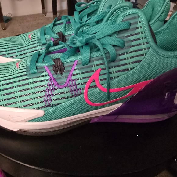 Nike LeBron WITNESS 6 EMERALD BERRY main image 11